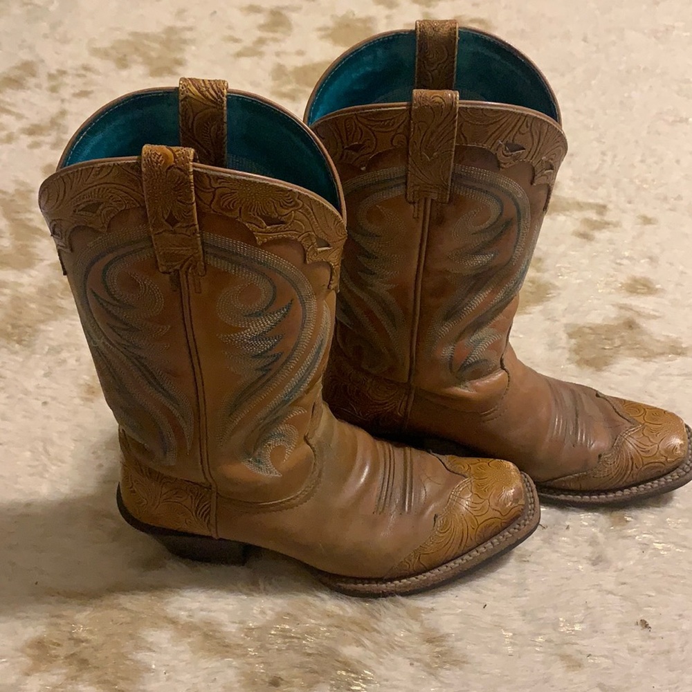 Ariat tooled cowboy boots